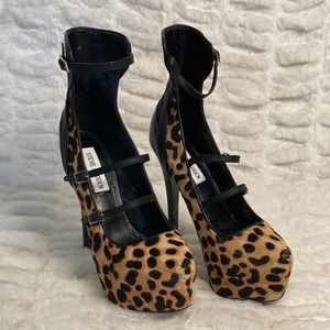 Steve Madden Dallas Leopard Platform Heels